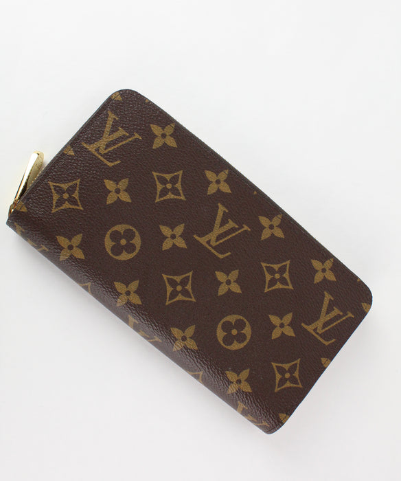 Louis Vuitton Monogram Zippy Wallet in Poppy