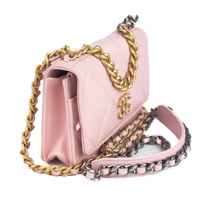 Chanel 19 Wallet on Chain in Pink