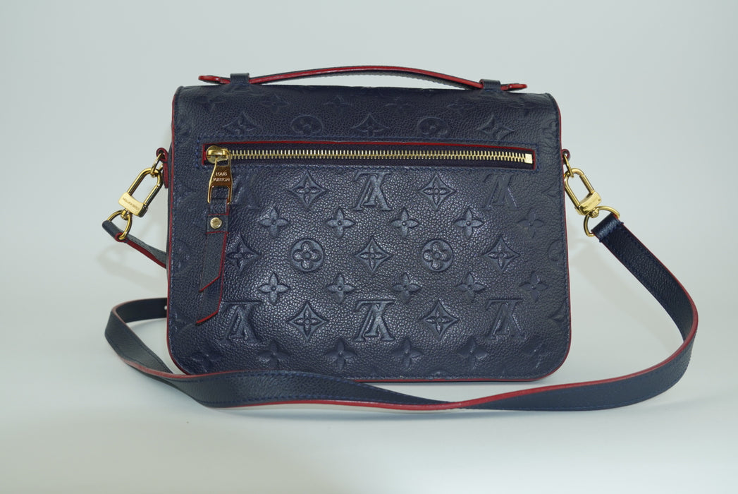 Louis Vuitton Pochette Metis in Navy Blue