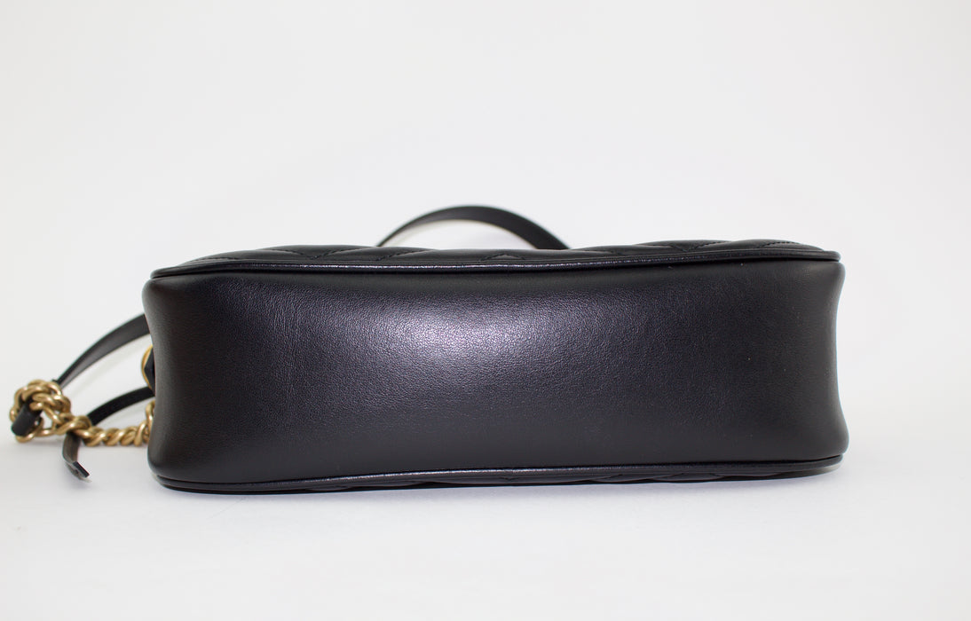 GUCCI GG MARMONT SMALL MATELASSÉ SHOULDER BAG