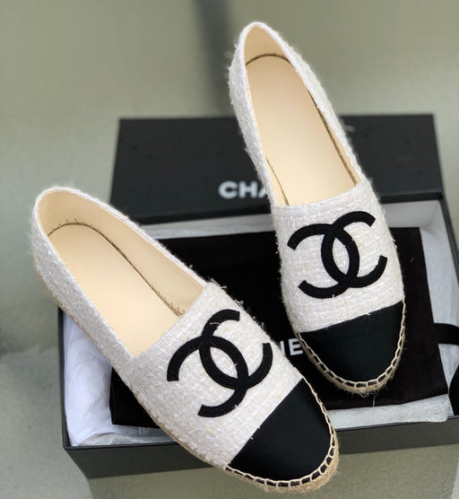 CHANEL ESPADRILLES TWEED IVORY AND BLACK