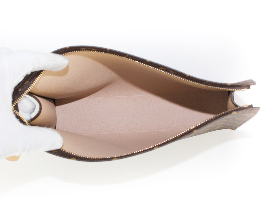 Louis Vuitton Toiletry 26