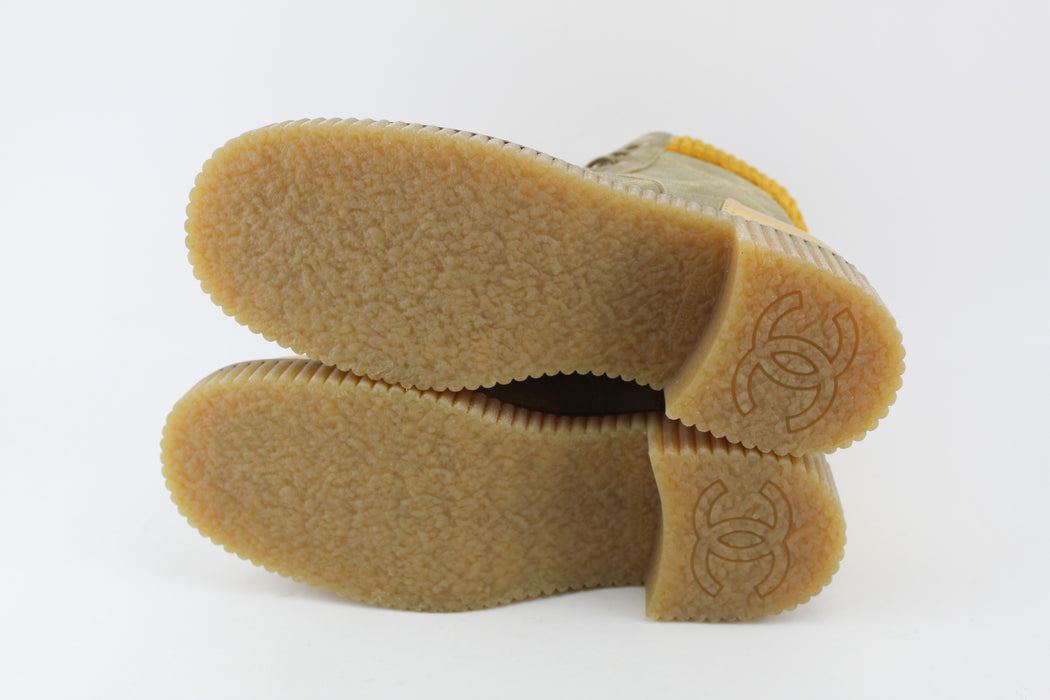 Chanel Lace up suede calfskin boots Beige/ Gold