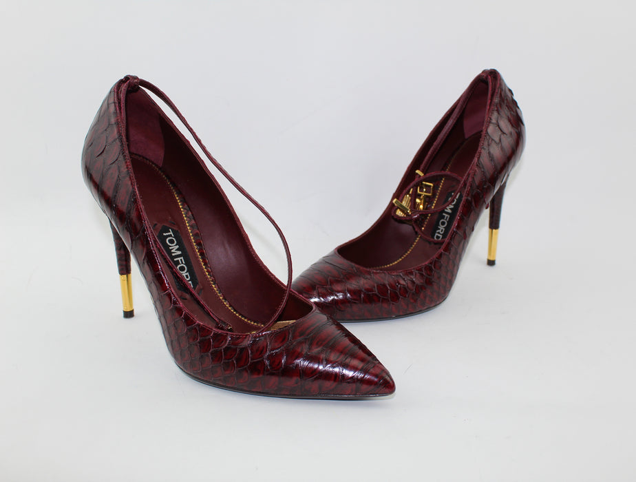 TOM FORD PADLOCK PUMPS - LuxurySnob