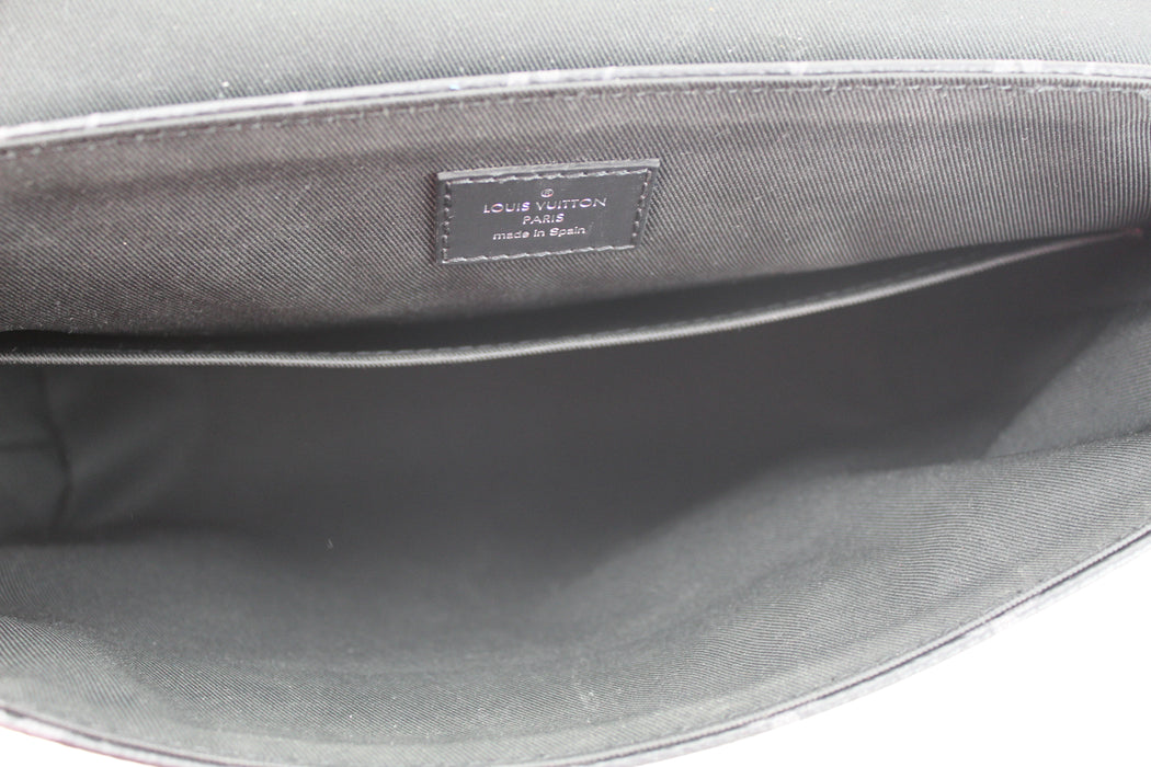 Louis Vuitton District MM Messenger