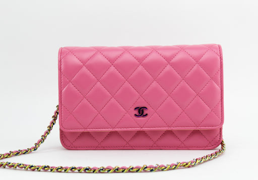 Chanel Wallet on Chain pink