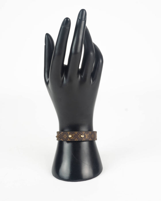Louis Vuitton Essential V Bracelet