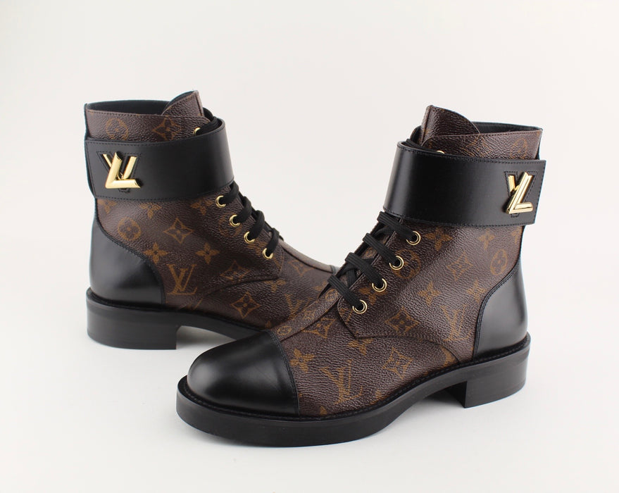 LOUIS VUITTON WONDERLAND FLAT RANGER BOOTS