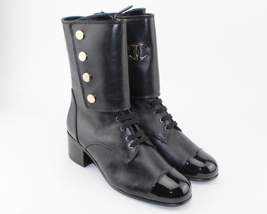 Chanel Iace up Black/patent leather boots