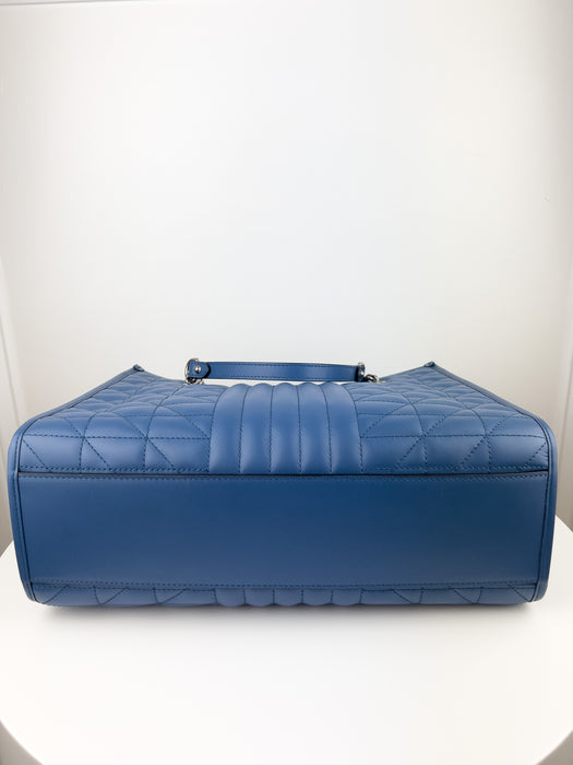 Gucci GG Marmont medium tote blue