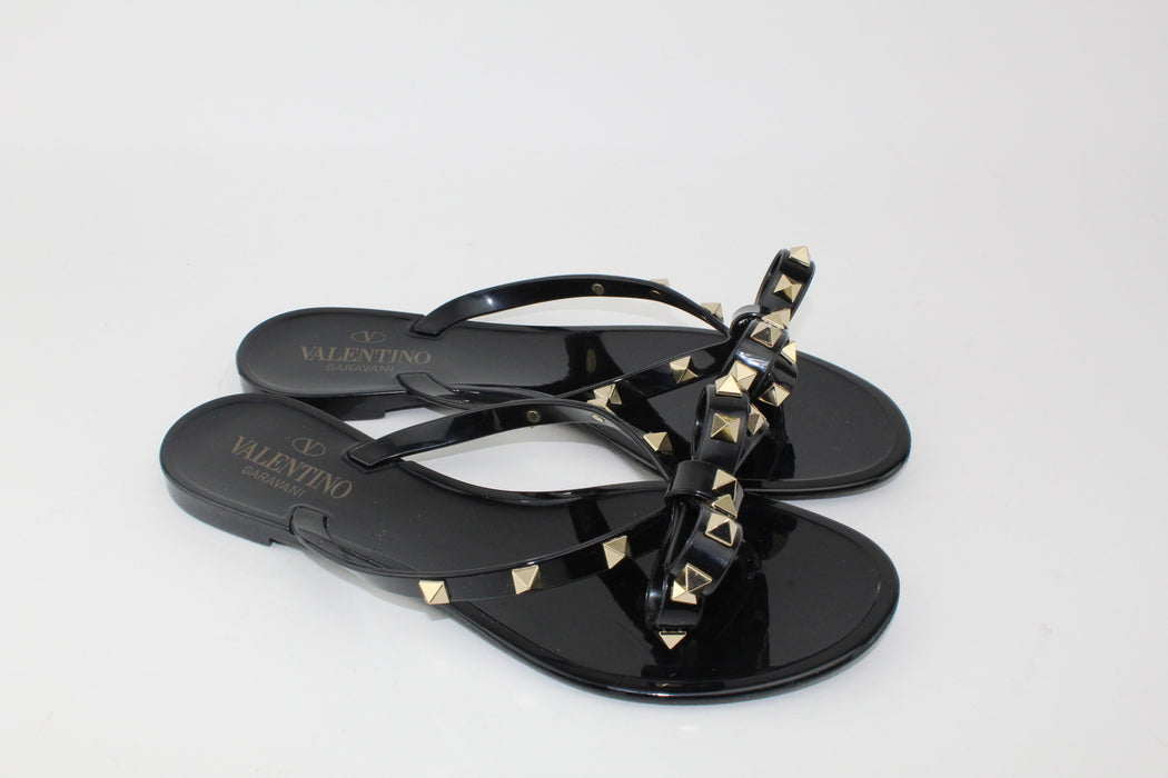 VALENTINO ROCKSTUD THONG SANDAL