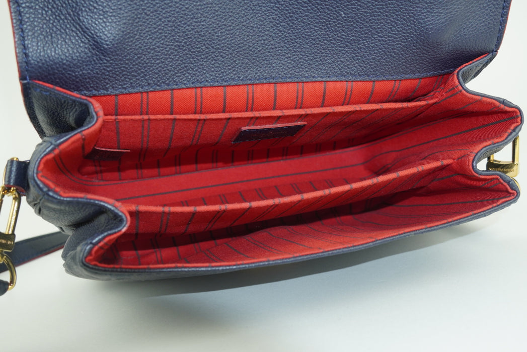 Louis Vuitton Pochette Metis in Navy Blue