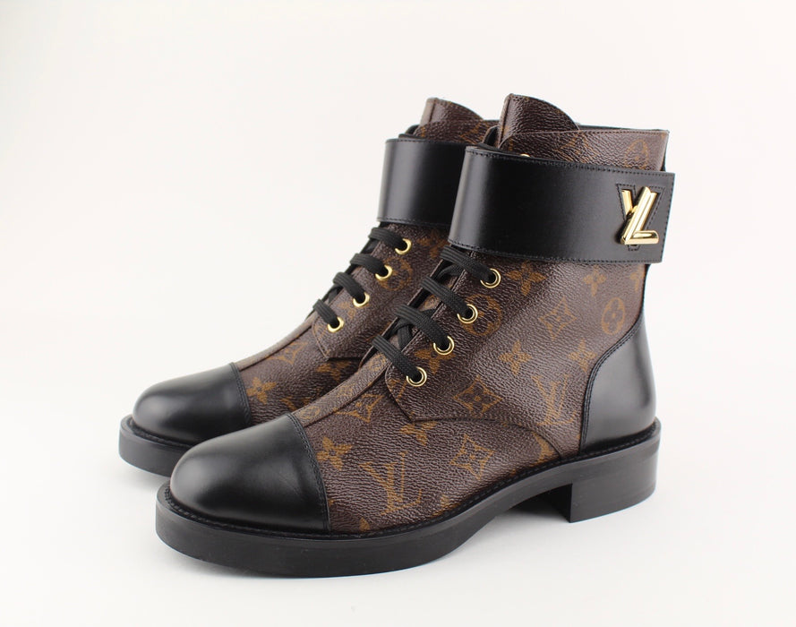 LOUIS VUITTON WONDERLAND FLAT RANGER BOOTS