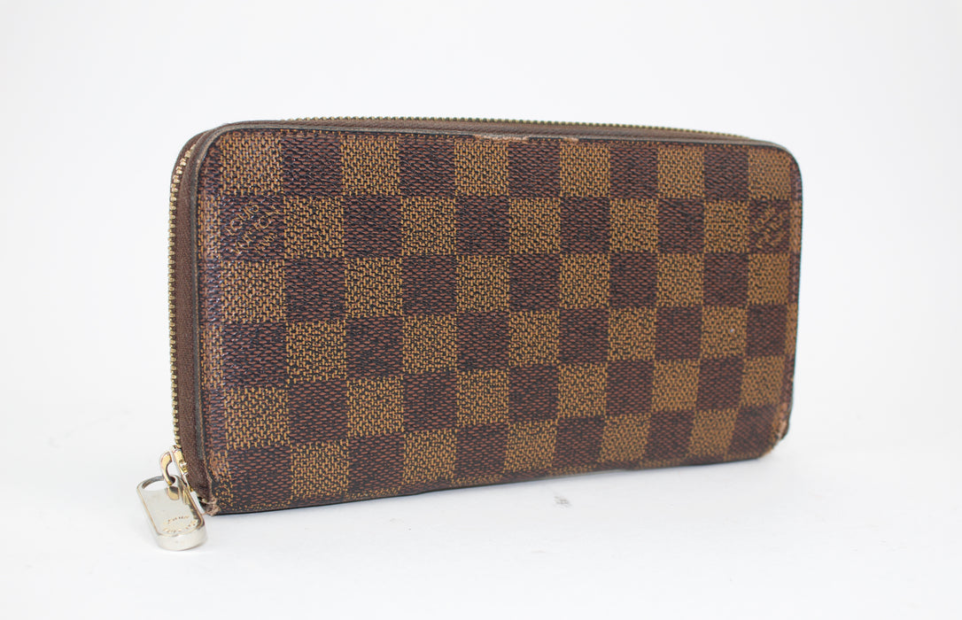 LOUIS VUITTON ZIPPY WALLET