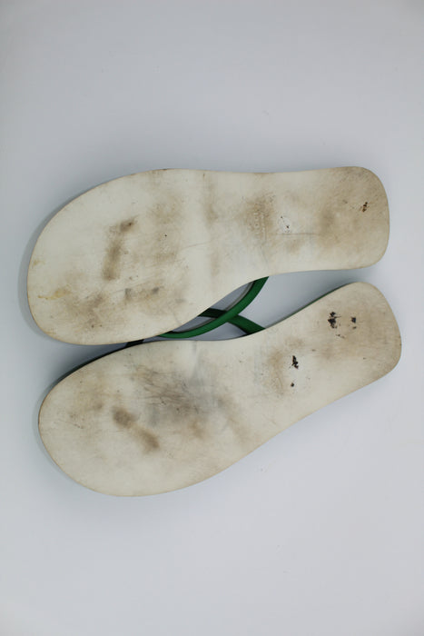 GUCCI LEATHER THONG FLIP FLOPS - LuxurySnob