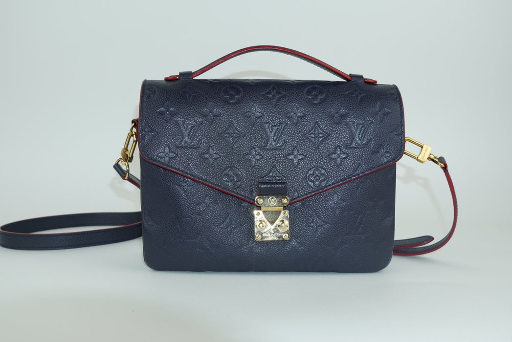 Louis Vuitton Pochette Metis in Navy Blue