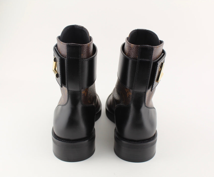 LOUIS VUITTON WONDERLAND FLAT RANGER BOOTS