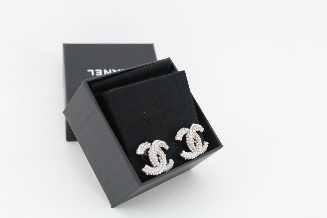 Chanel CC pearl earrings