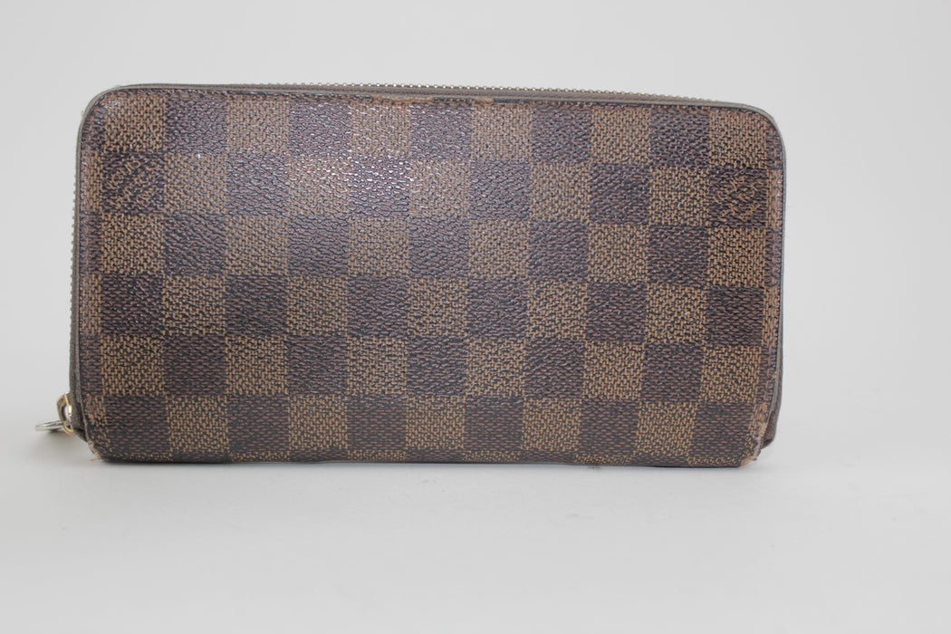 LOUIS VUITTON ZIPPY WALLET