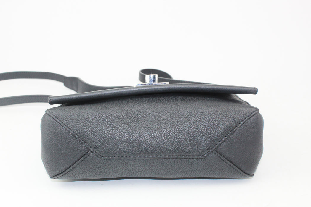 Louis Vuitton Lockme II BB