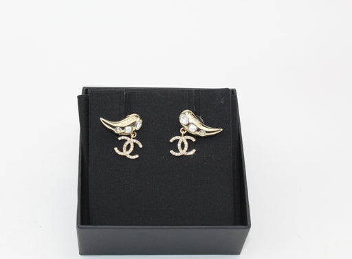 Chanel Gold and pearl Earrings