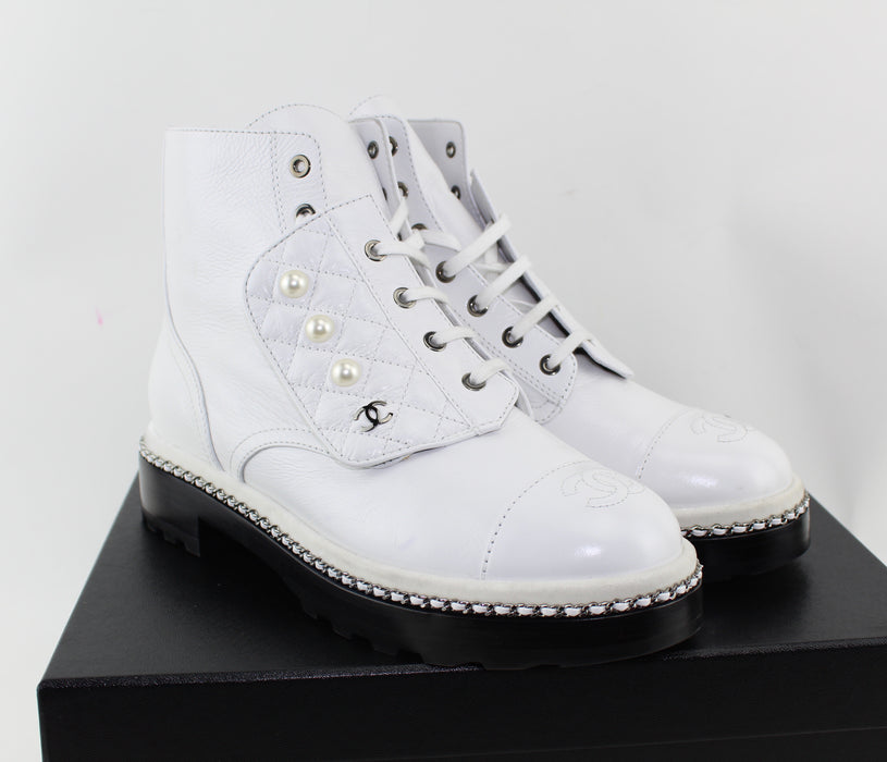 CHANEL CRACKLED CALFSKIN PEARL CHAIN CC BOOTS SIZE 40 - LuxurySnob