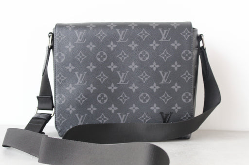 Louis Vuitton District MM Messenger