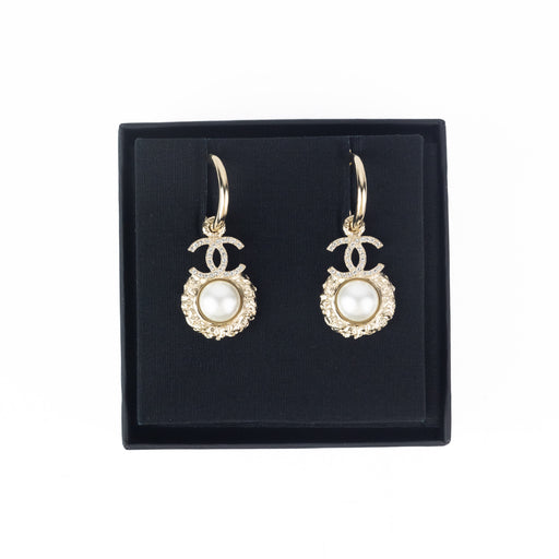 Chanel CC dangling gold & pearl earrings