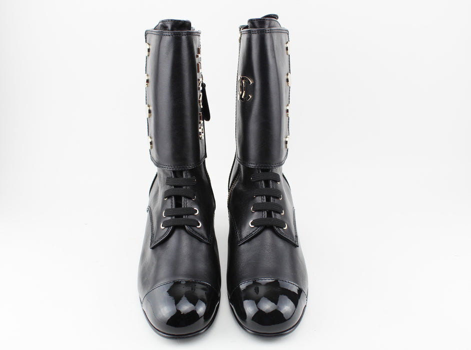 Chanel Iace up Black/patent leather boots