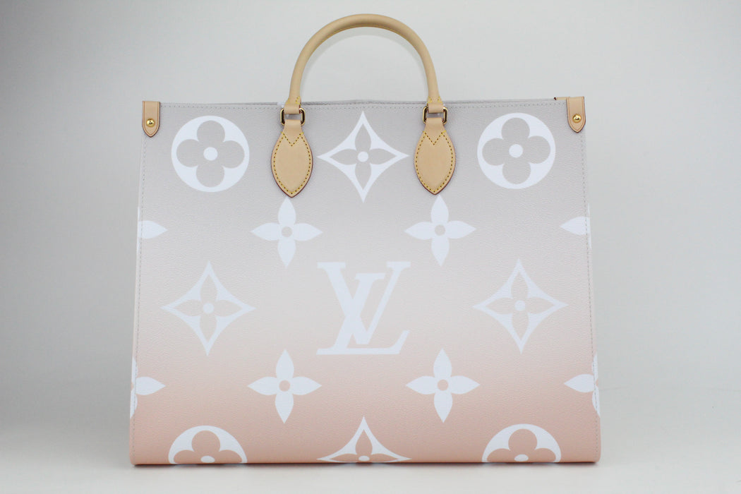 Louis Vuitton Pool Collection OntheGo GM Mist