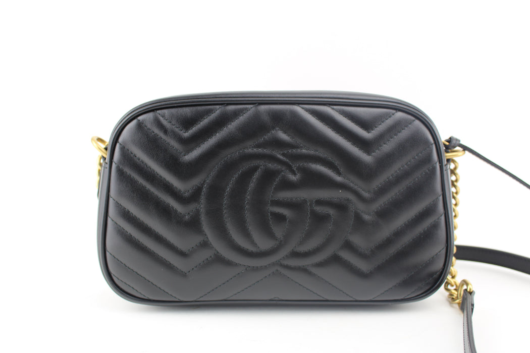 GUCCI GG MARMONT SMALL MATELASSE SHOULDER BAG