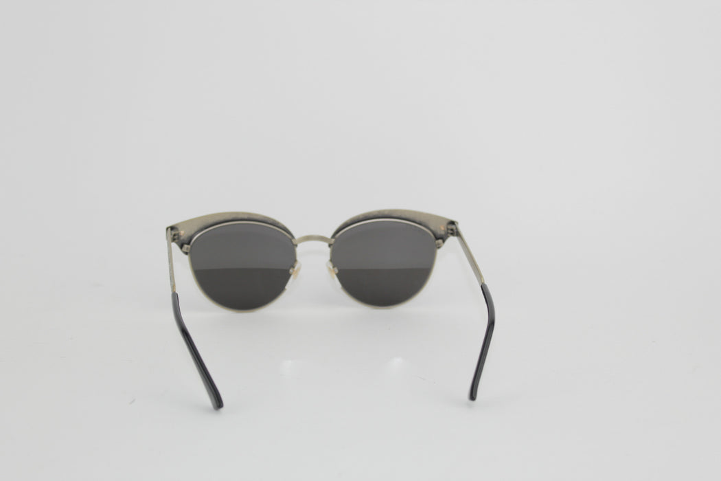 GUCCI BLACK AND GOLD SUNGLASSES