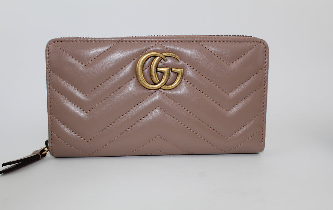 GUCCI GG MARMONT MEDIUM QUILTED ZIP WALLET