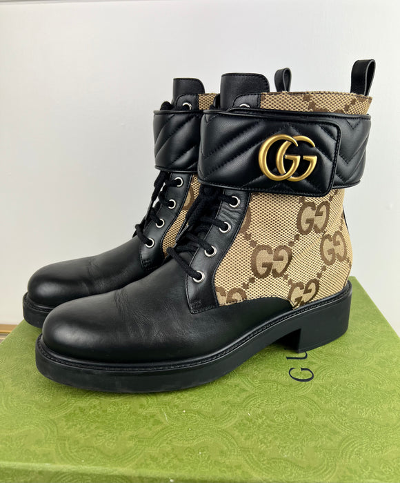 Gucci Women's ankle boot with Double G