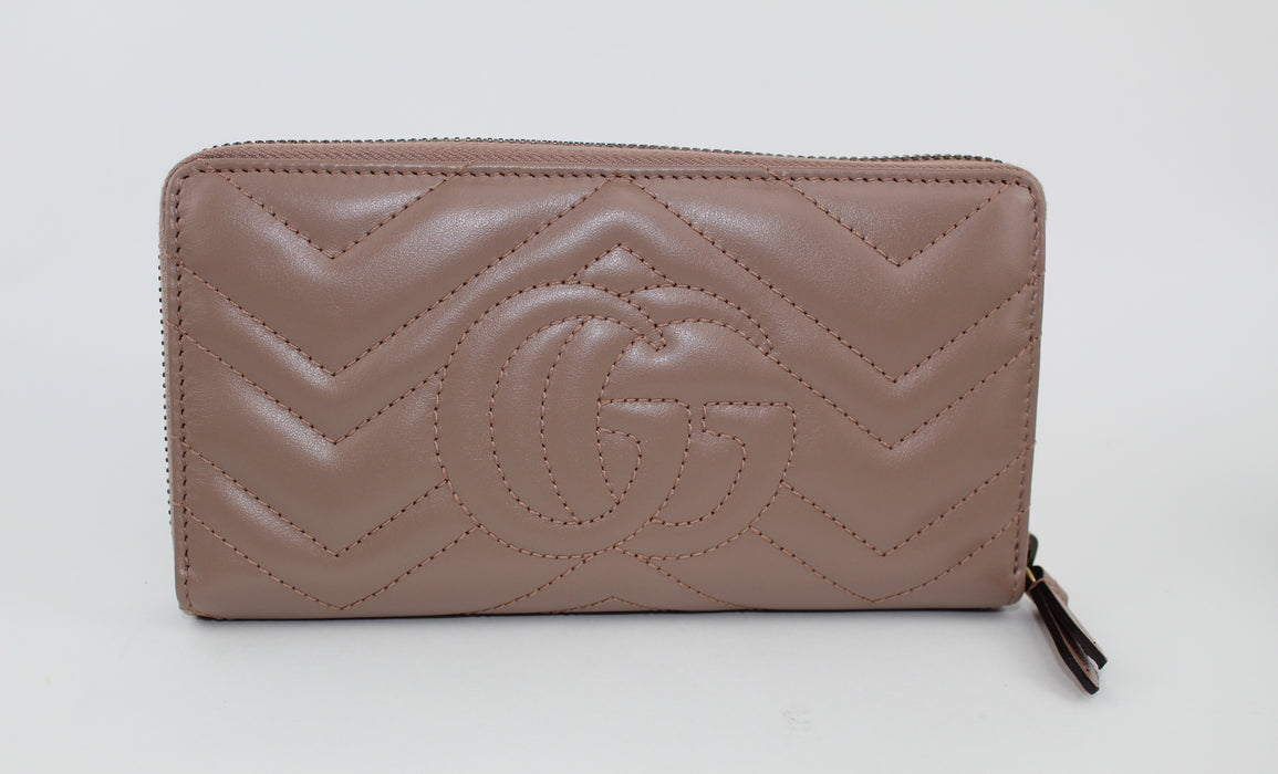 GUCCI GG MARMONT MEDIUM QUILTED ZIP WALLET