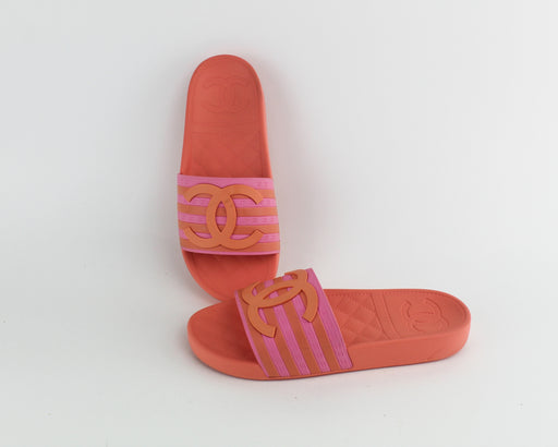 CHANEL CC FLAT SLIDE SANDALS
