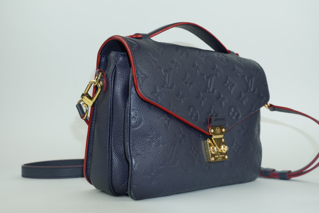 Louis Vuitton Pochette Metis in Navy Blue