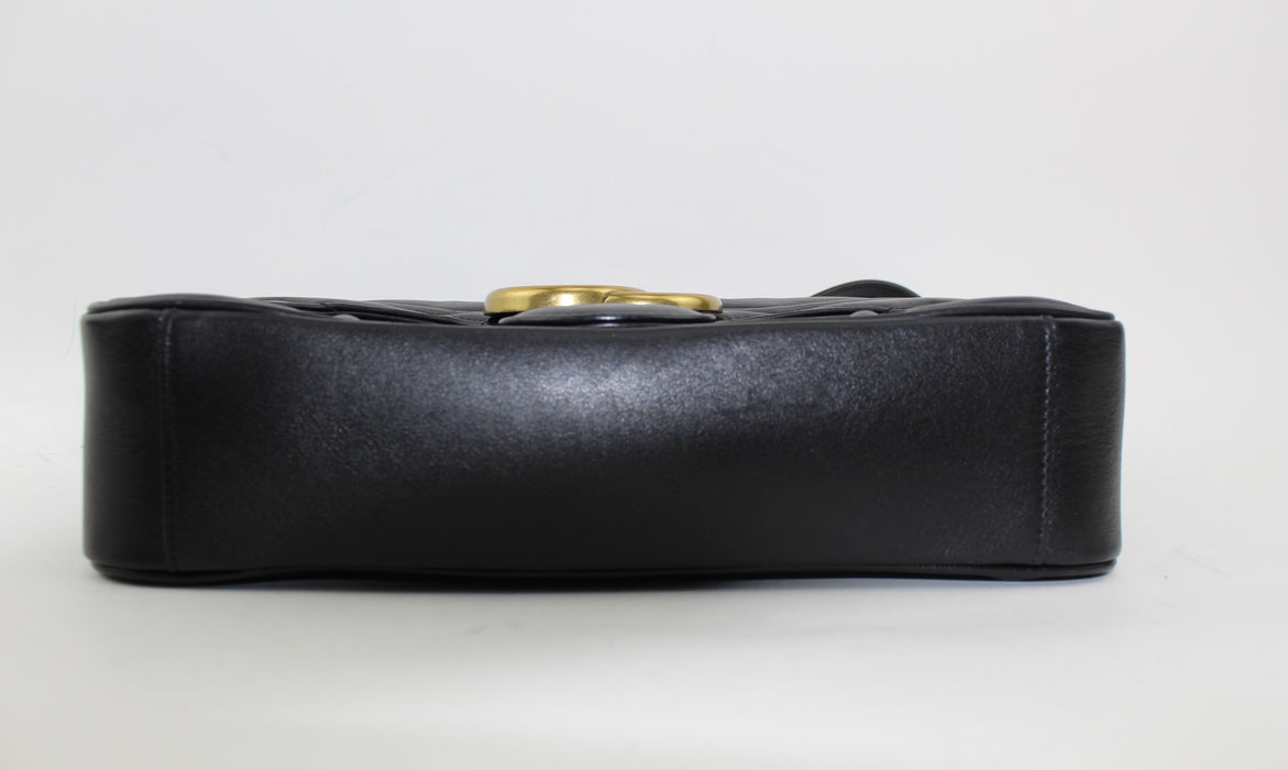 GUCCI GG MARMONT MEDIUM MATELASSÉ SHOULDER BAG